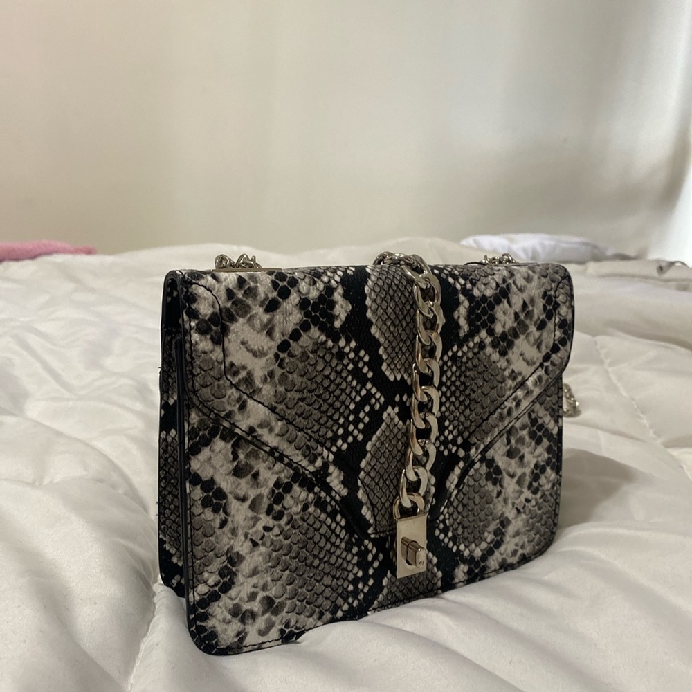 Snake print bag. - Picture 2 of 2